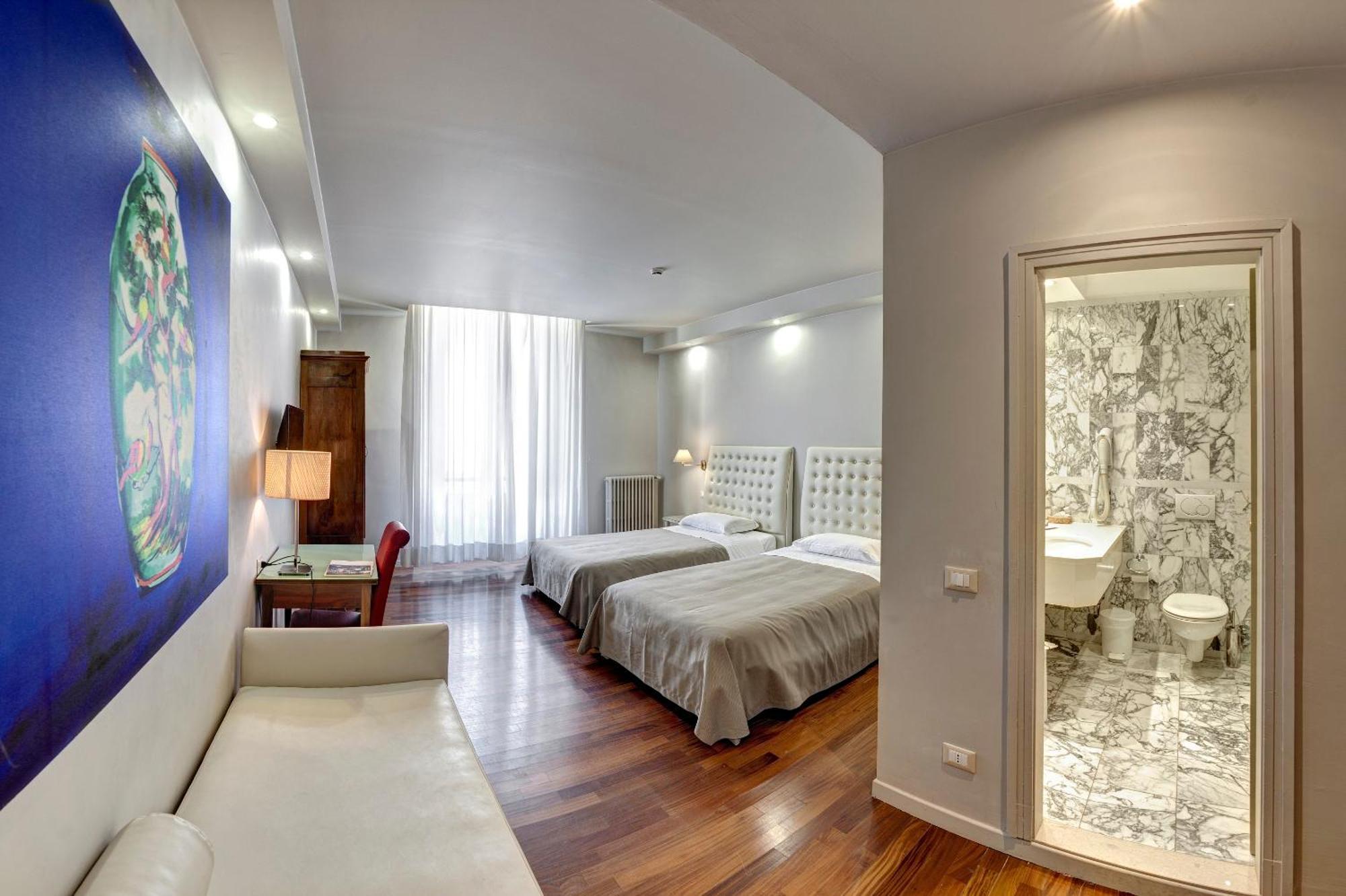 Triple Room,682321335:JPEG